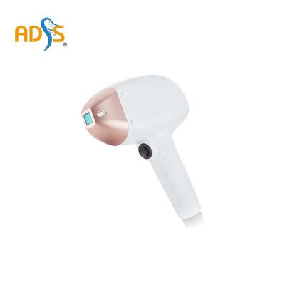 1600-2400W CE ISO 755 808 940 1064nm Laser de diodo de 4 ondas para depilación Hielo Titanio disponible
